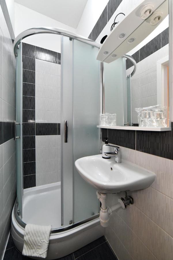 Virtus Apartments And Rooms With Free Private Parking Zagreb Exterior foto